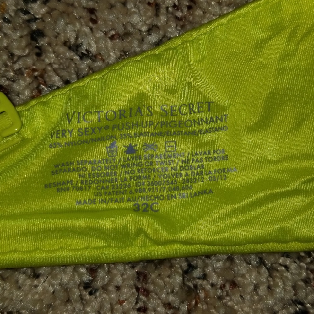 NWT Victoria's Secret bra - Picture 3 of 3